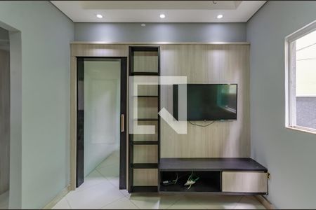 Sala de casa para alugar com 2 quartos, 65m² em Jaqueline, Belo Horizonte