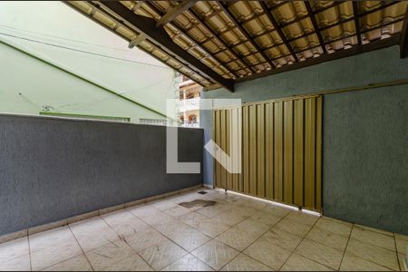 Casa para alugar com 65m², 2 quartos e 1 vaga Casa para alugar com 65m², 2 quartos e 1 vagaEntrada - Garagem