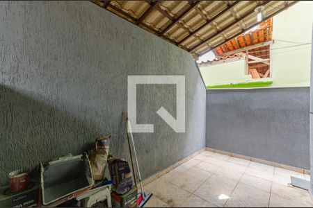 Casa para alugar com 65m², 2 quartos e 1 vaga Casa para alugar com 65m², 2 quartos e 1 vagaVaranda
