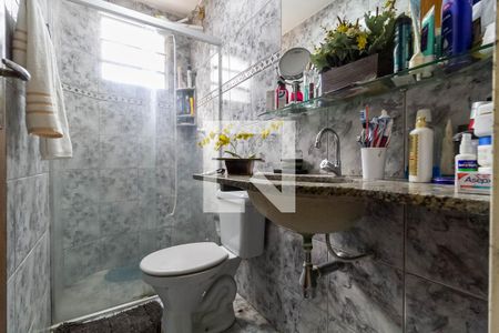 Casa de condomínio à venda com 70m², 3 quartos e 1 vaga Casa de condomínio à venda com 70m², 3 quartos e 1 vagaBanheiro social