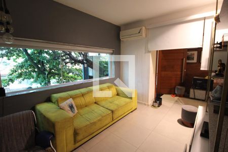 Sala de casa à venda com 3 quartos, 110m² em Todos Os Santos, Rio de Janeiro