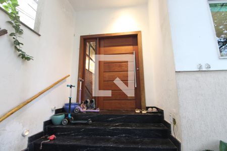 Casa à venda com 110m², 3 quartos e sem vagaEntrada