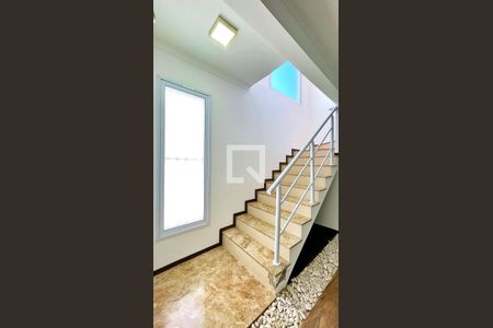 Escada de casa à venda com 3 quartos, 133m² em Vila Harmonia, Guarulhos