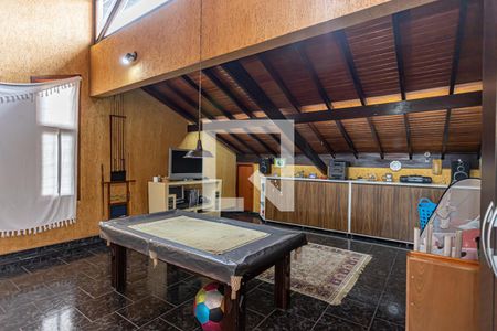 Casa para alugar com 243m², 3 quartos e 6 vagas Casa para alugar com 243m², 3 quartos e 6 vagasSótão