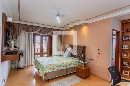 Casa para alugar com 243m², 3 quartos e 6 vagas Casa para alugar com 243m², 3 quartos e 6 vagasSuite