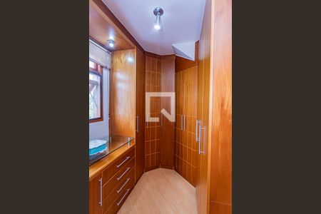 Casa para alugar com 243m², 3 quartos e 6 vagas Casa para alugar com 243m², 3 quartos e 6 vagasCloset suite