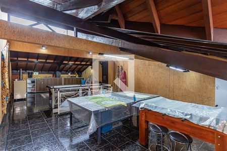 Casa para alugar com 243m², 3 quartos e 6 vagas Casa para alugar com 243m², 3 quartos e 6 vagasSótão