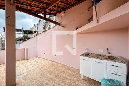 Casa à venda com 107m², 2 quartos e 2 vagasQuintal