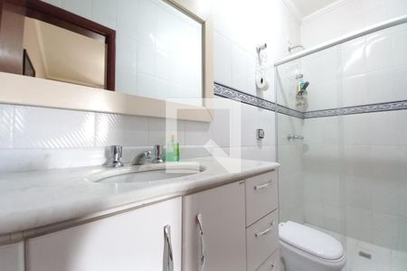 Casa à venda com 330m², 4 quartos e 4 vagas Casa à venda com 330m², 4 quartos e 4 vagasBanheiro da Suíte