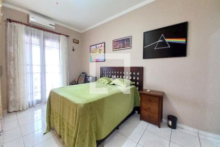 Casa à venda com 330m², 4 quartos e 4 vagas Casa à venda com 330m², 4 quartos e 4 vagasQuarto 4 - Suíte