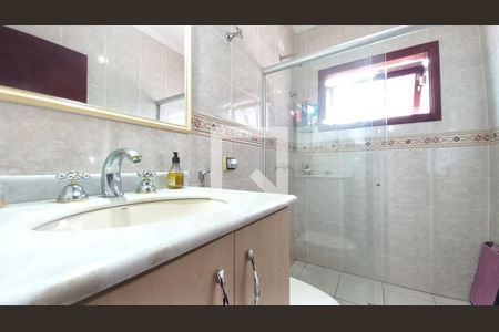 Casa à venda com 330m², 4 quartos e 4 vagas Casa à venda com 330m², 4 quartos e 4 vagasBanheiro