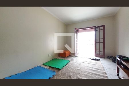 Casa à venda com 330m², 4 quartos e 4 vagas Casa à venda com 330m², 4 quartos e 4 vagasQuarto 1