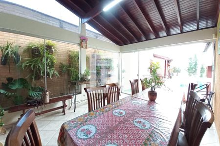 Casa à venda com 330m², 4 quartos e 4 vagas Casa à venda com 330m², 4 quartos e 4 vagasÁrea gourmet