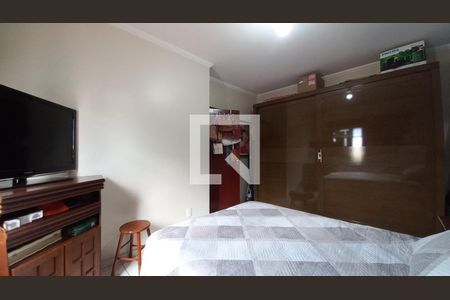 Casa à venda com 330m², 4 quartos e 4 vagas Casa à venda com 330m², 4 quartos e 4 vagasQuarto 2