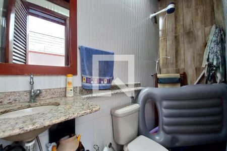 Casa à venda com 330m², 4 quartos e 4 vagas Casa à venda com 330m², 4 quartos e 4 vagasBanheiro de serviço