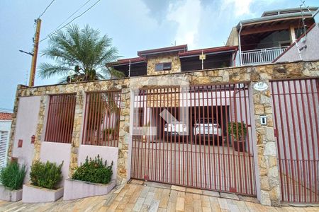 Casa à venda com 330m², 4 quartos e 4 vagas Casa à venda com 330m², 4 quartos e 4 vagasFachada do Prédio