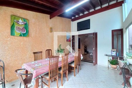 Casa à venda com 330m², 4 quartos e 4 vagas Casa à venda com 330m², 4 quartos e 4 vagasÁrea gourmet