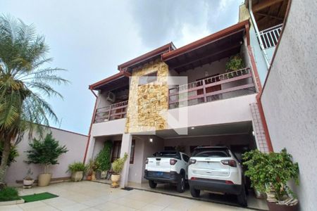 Casa à venda com 330m², 4 quartos e 4 vagas Casa à venda com 330m², 4 quartos e 4 vagasFachada do Prédio