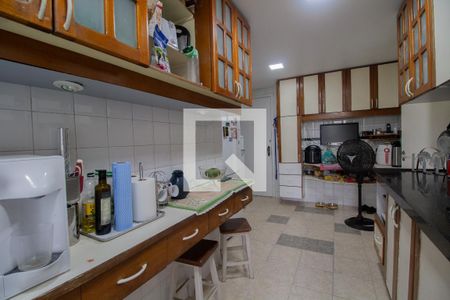 Apartamento à venda com 141m², 4 quartos e 2 vagasCozinha