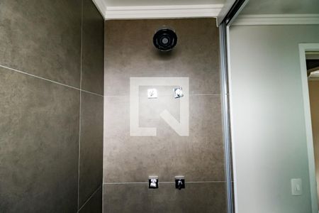 Apartamento à venda com 133m², 3 quartos e 3 vagasBanheiro da Suíte 1 - chuveiro