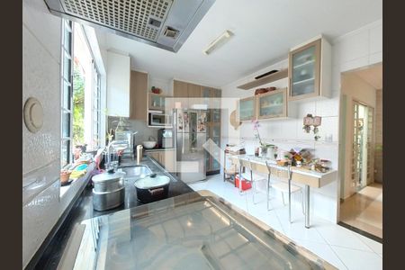 Casa para alugar com 560m², 4 quartos e 3 vagasCozinha