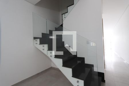 Sala - detalhe escada de casa à venda com 3 quartos, 125m² em Vila Alpina, São Paulo