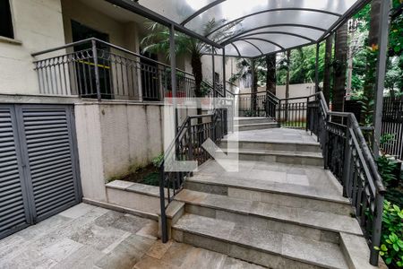 Apartamento à venda com 85m², 3 quartos e 2 vagas Apartamento à venda com 85m², 3 quartos e 2 vagasEntrada do Prédio