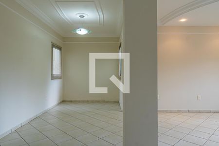 Sala de casa de condomínio para alugar com 3 quartos, 330m² em Vila Marieta, Campinas