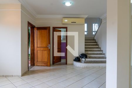 Sala de casa de condomínio para alugar com 3 quartos, 330m² em Vila Marieta, Campinas