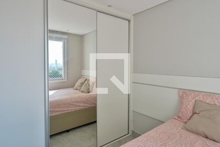 Quarto 2 de apartamento para alugar com 2 quartos, 35m² em Parque Fongaro, São Paulo