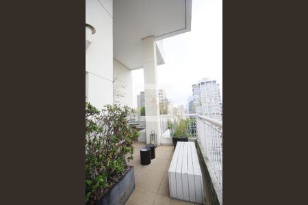 Varanda de apartamento à venda com 1 quarto, 130m² em Vila Nova Conceição, São Paulo