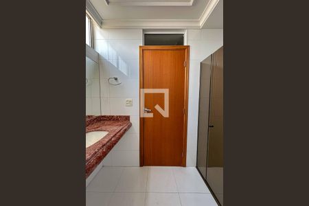 Apartamento à venda com 443m², 4 quartos e 2 vagasBanheiro da Suíte