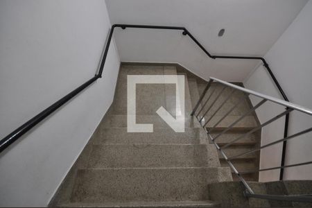 Apartamento à venda com 100m², 2 quartos e 1 vagaEscada