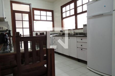 Casa de condomínio à venda com 169m², 4 quartos e 2 vagasCozinha - Armários