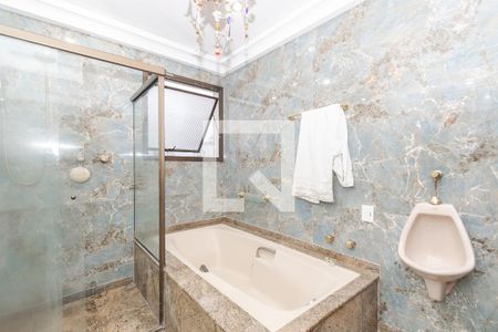 Apartamento para alugar com 286m², 4 quartos e 4 vagasBanheiro da Suíte 1