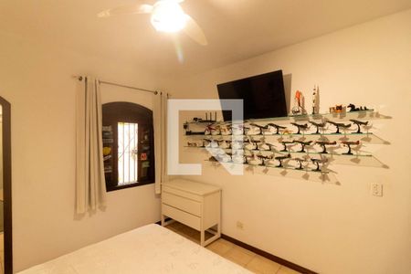 Casa à venda com 240m², 4 quartos e 4 vagas Casa à venda com 240m², 4 quartos e 4 vagasQuarto Suíte 2