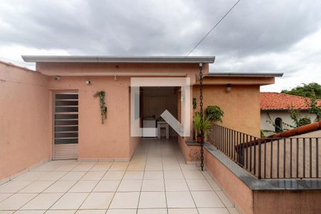 Casa à venda com 240m², 4 quartos e 4 vagas Casa à venda com 240m², 4 quartos e 4 vagasÁrea de Serviço