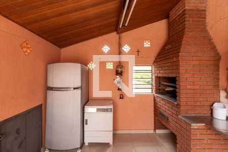 Casa à venda com 240m², 4 quartos e 4 vagas Casa à venda com 240m², 4 quartos e 4 vagasChurrasqueira