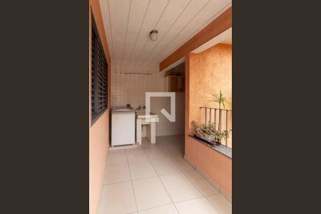 Casa à venda com 240m², 4 quartos e 4 vagas Casa à venda com 240m², 4 quartos e 4 vagasÁrea de Serviço