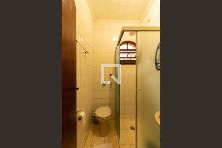 Casa à venda com 240m², 4 quartos e 4 vagas Casa à venda com 240m², 4 quartos e 4 vagasBanheiro Corredor