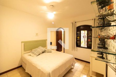 Casa à venda com 240m², 4 quartos e 4 vagas Casa à venda com 240m², 4 quartos e 4 vagasQuarto Suíte 2