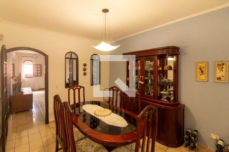 Casa à venda com 240m², 4 quartos e 4 vagas Casa à venda com 240m², 4 quartos e 4 vagasSala de Jantar