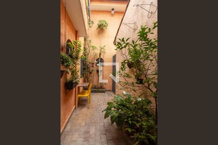 Casa à venda com 240m², 4 quartos e 4 vagas Casa à venda com 240m², 4 quartos e 4 vagasQuintal