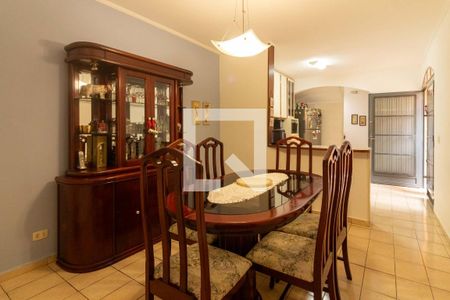 Casa à venda com 240m², 4 quartos e 4 vagas Casa à venda com 240m², 4 quartos e 4 vagasSala de Jantar