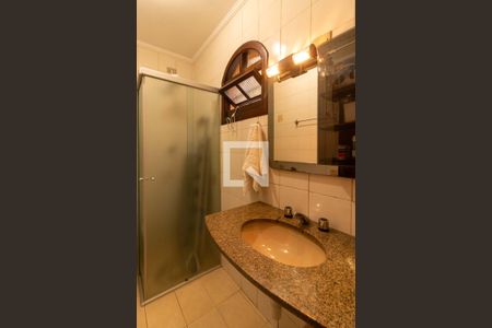 Casa à venda com 240m², 4 quartos e 4 vagas Casa à venda com 240m², 4 quartos e 4 vagasBanheiro da Suíte 2