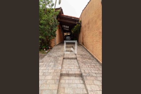 Casa à venda com 240m², 4 quartos e 4 vagas Casa à venda com 240m², 4 quartos e 4 vagasGaragem