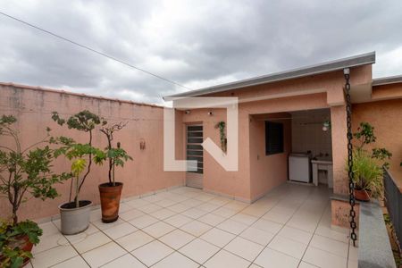 Casa à venda com 240m², 4 quartos e 4 vagas Casa à venda com 240m², 4 quartos e 4 vagasÁrea de Serviço