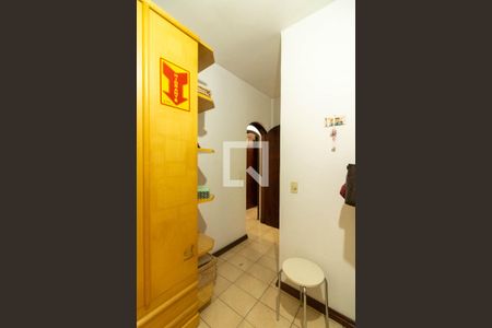 Casa à venda com 240m², 4 quartos e 4 vagas Casa à venda com 240m², 4 quartos e 4 vagasQuarto 3