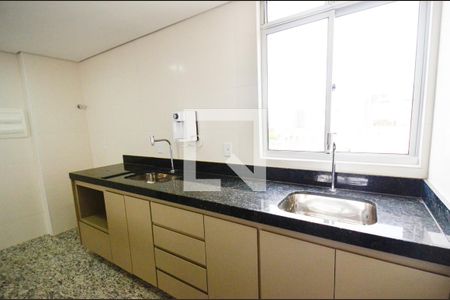 Apartamento para alugar com 69m², 2 quartos e 2 vagasCozinha