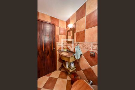 Casa à venda com 340m², 3 quartos e 4 vagasBanheiro da Churrasqueira